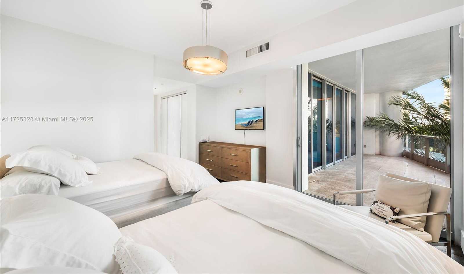 Small Image of 5959 COLLINS AVE #606, Miami Beach Number 20