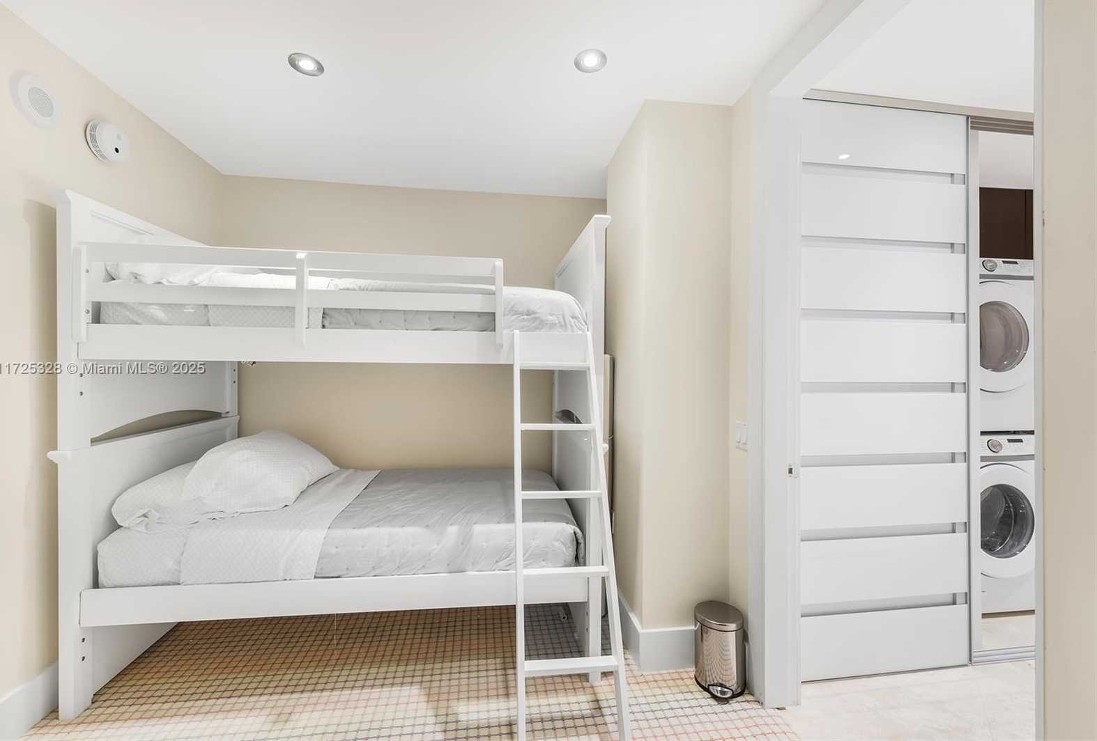 Small Image of 5959 COLLINS AVE #606, Miami Beach Number 22