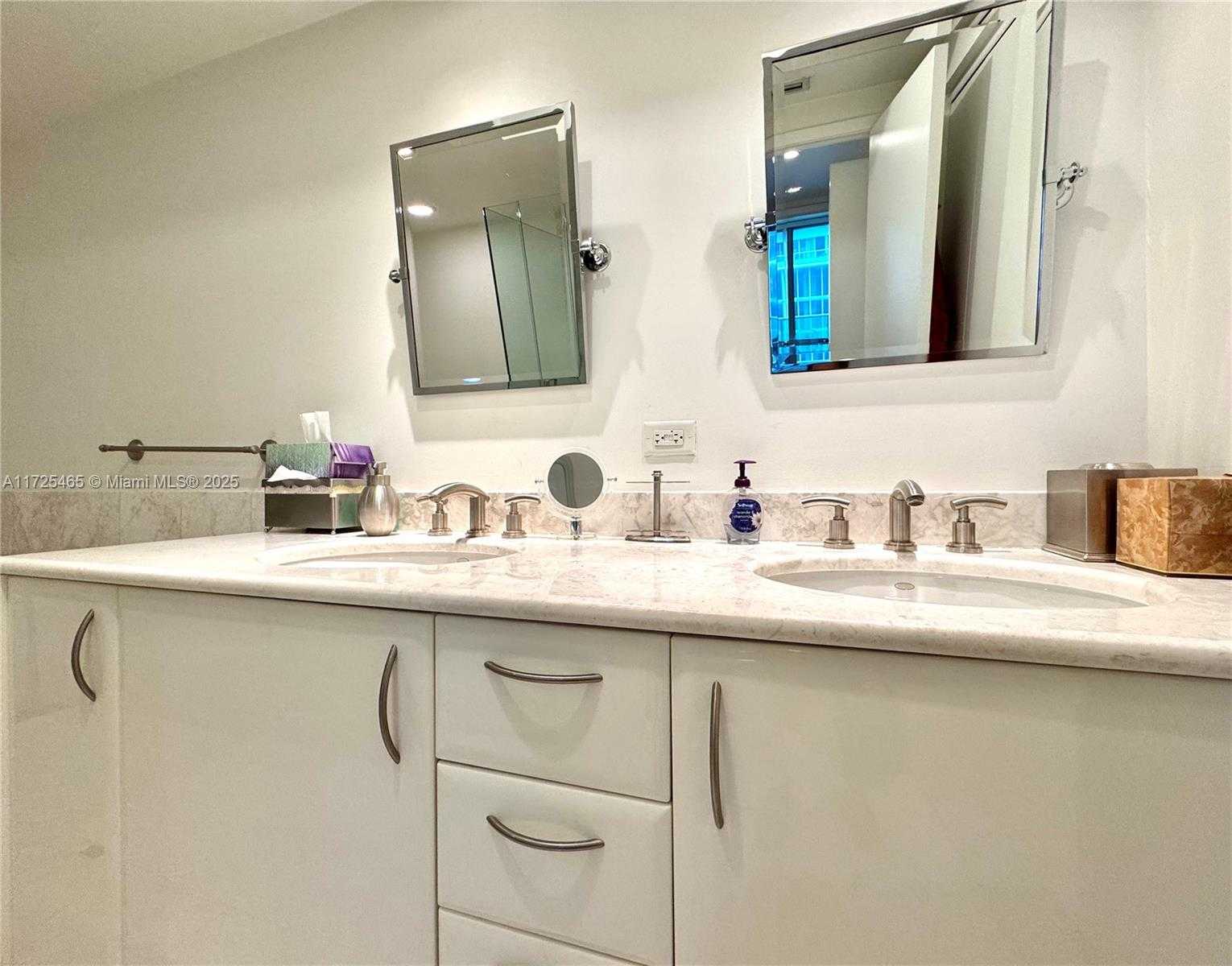 Small Image of 1331 BRICKELL BAY DR #406, Miami Number 10