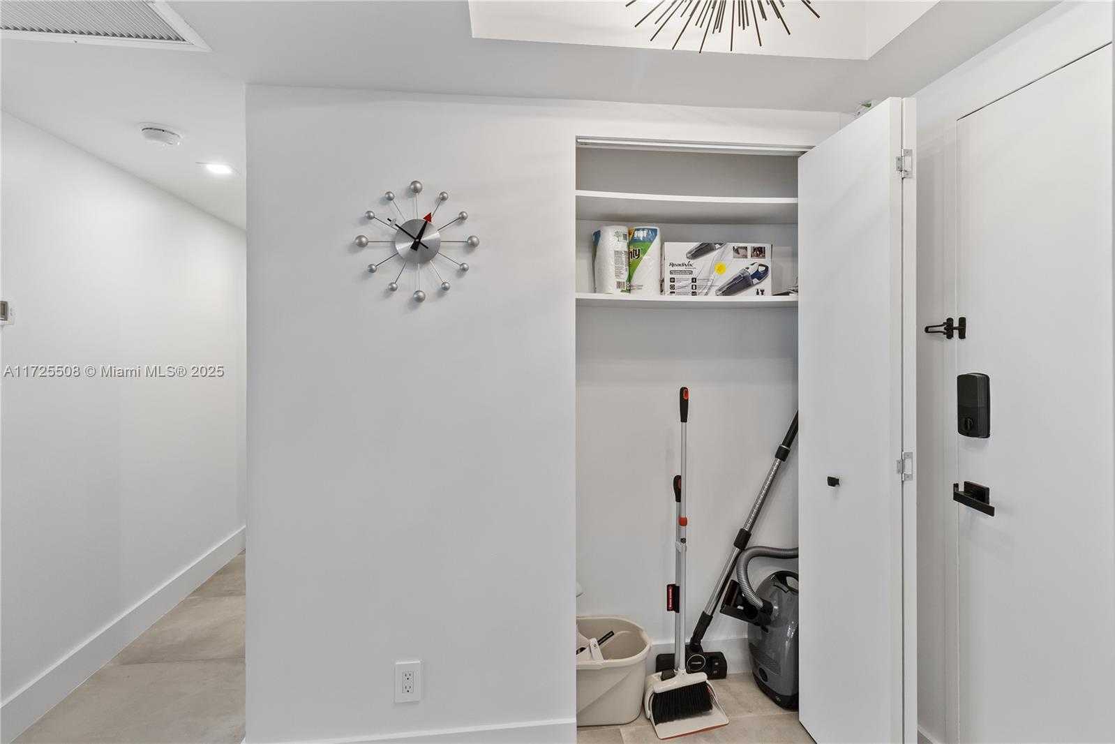 Small Image of 100 LINCOLN RD #1033, Miami Beach Number 21