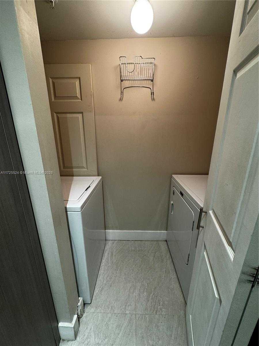 Small Image of 17150 NORTH BAY RD #2102, Sunny Isles Beach Number 19