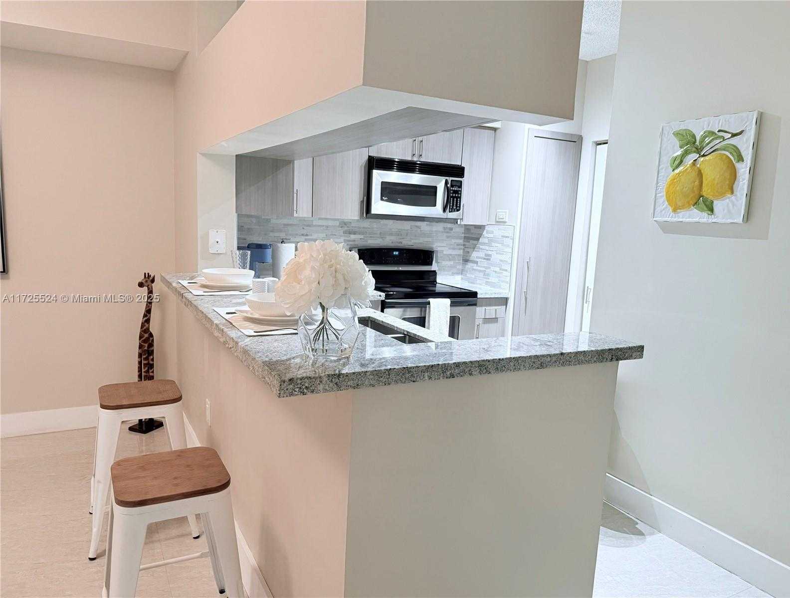 Small Image of 17150 NORTH BAY RD #2102, Sunny Isles Beach Number 4