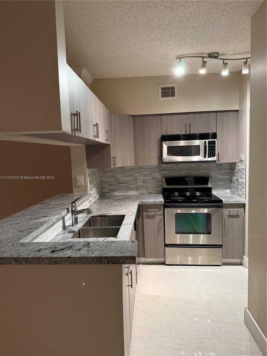 Small Image of 17150 NORTH BAY RD #2102, Sunny Isles Beach Number 6