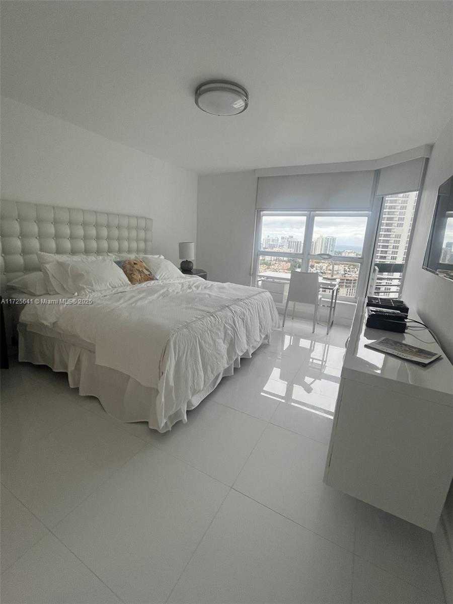 Small Image of 3530 MYSTIC POINTE DR #3007, Aventura Number 13