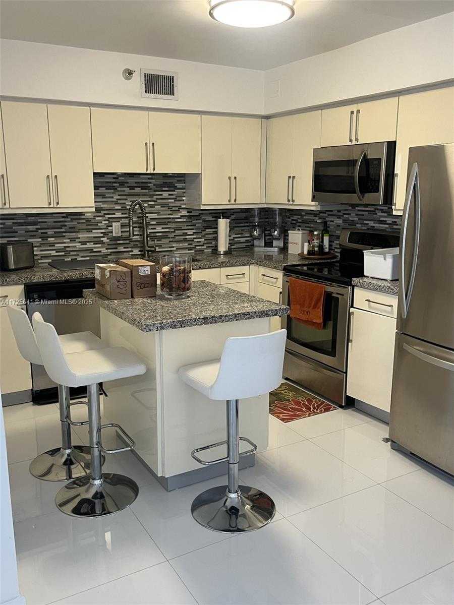 Small Image of 3530 MYSTIC POINTE DR #3007, Aventura Number 5
