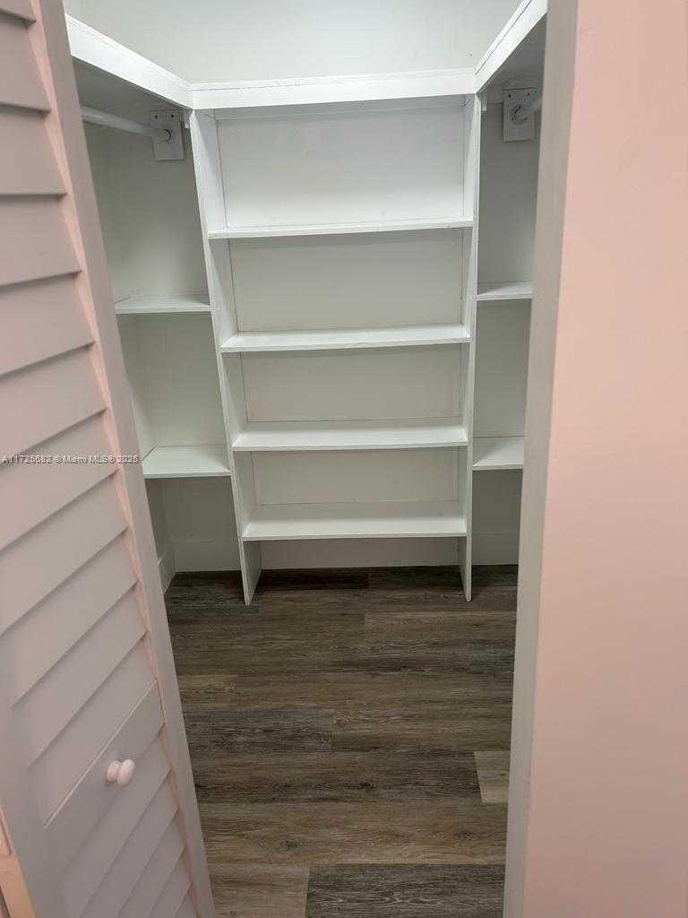 Small Image of 4301 COLLINS AVE #208, Miami Beach Number 18