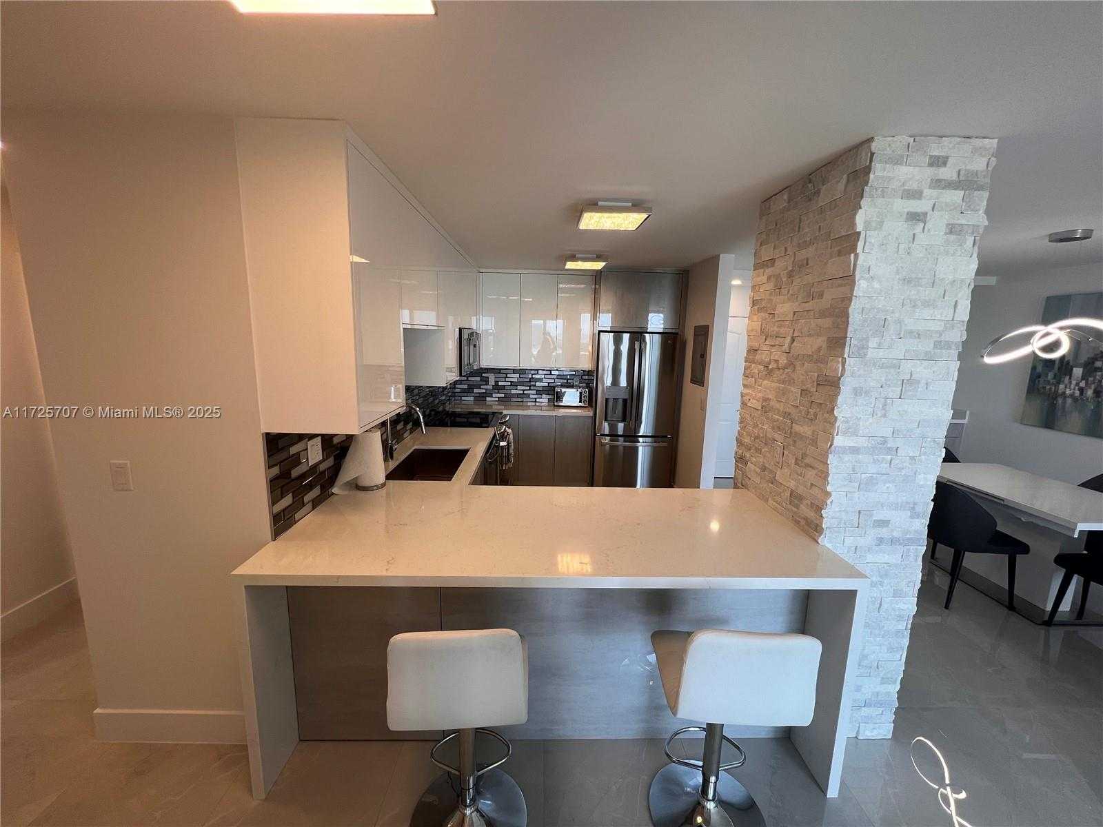 Small Image of 100 BAYVIEW DR #1524, Sunny Isles Beach Number 10