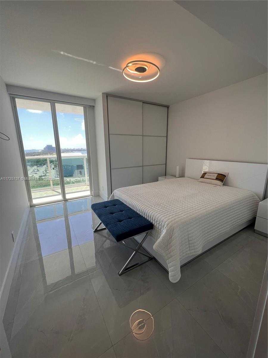 Small Image of 100 BAYVIEW DR #1524, Sunny Isles Beach Number 14