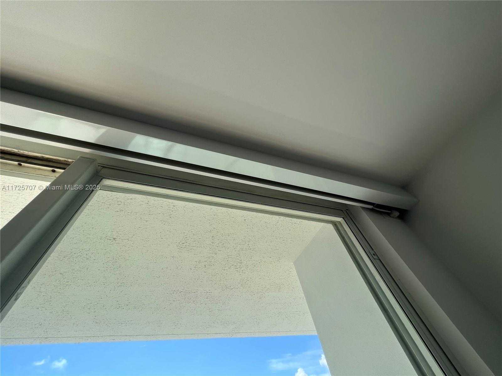 Small Image of 100 BAYVIEW DR #1524, Sunny Isles Beach Number 20