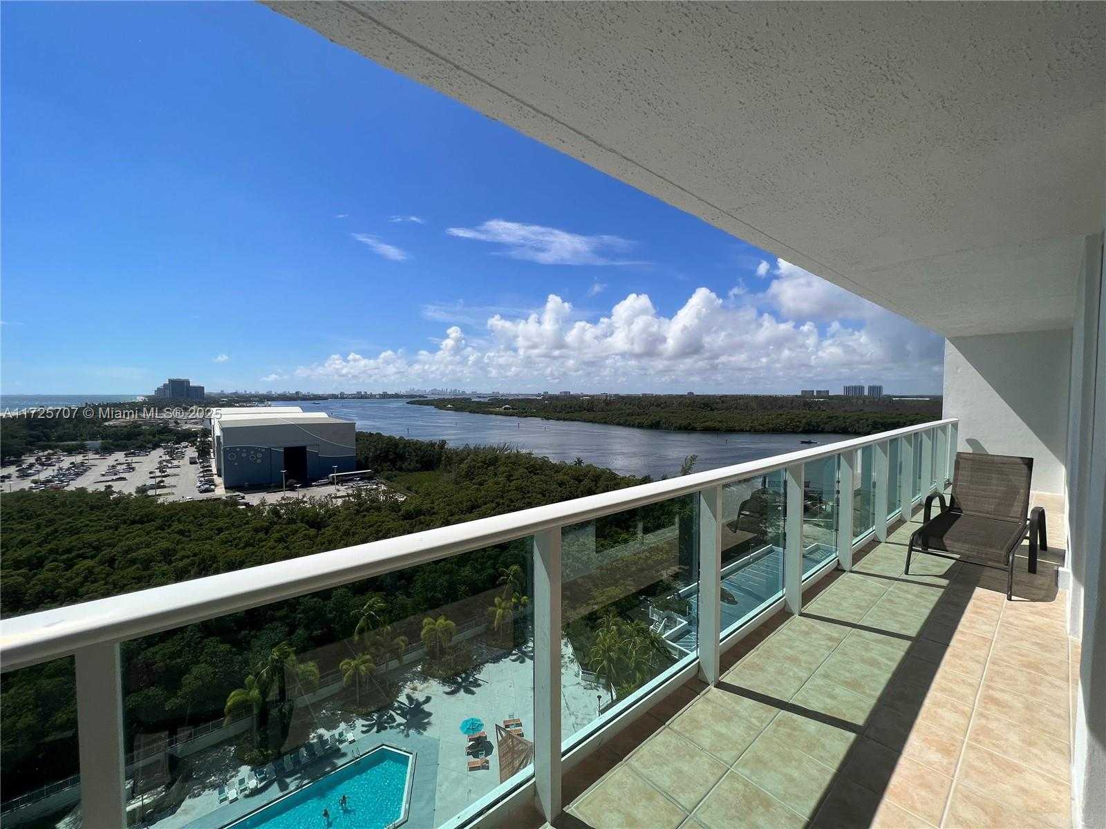 Small Image of 100 BAYVIEW DR #1524, Sunny Isles Beach Number 3