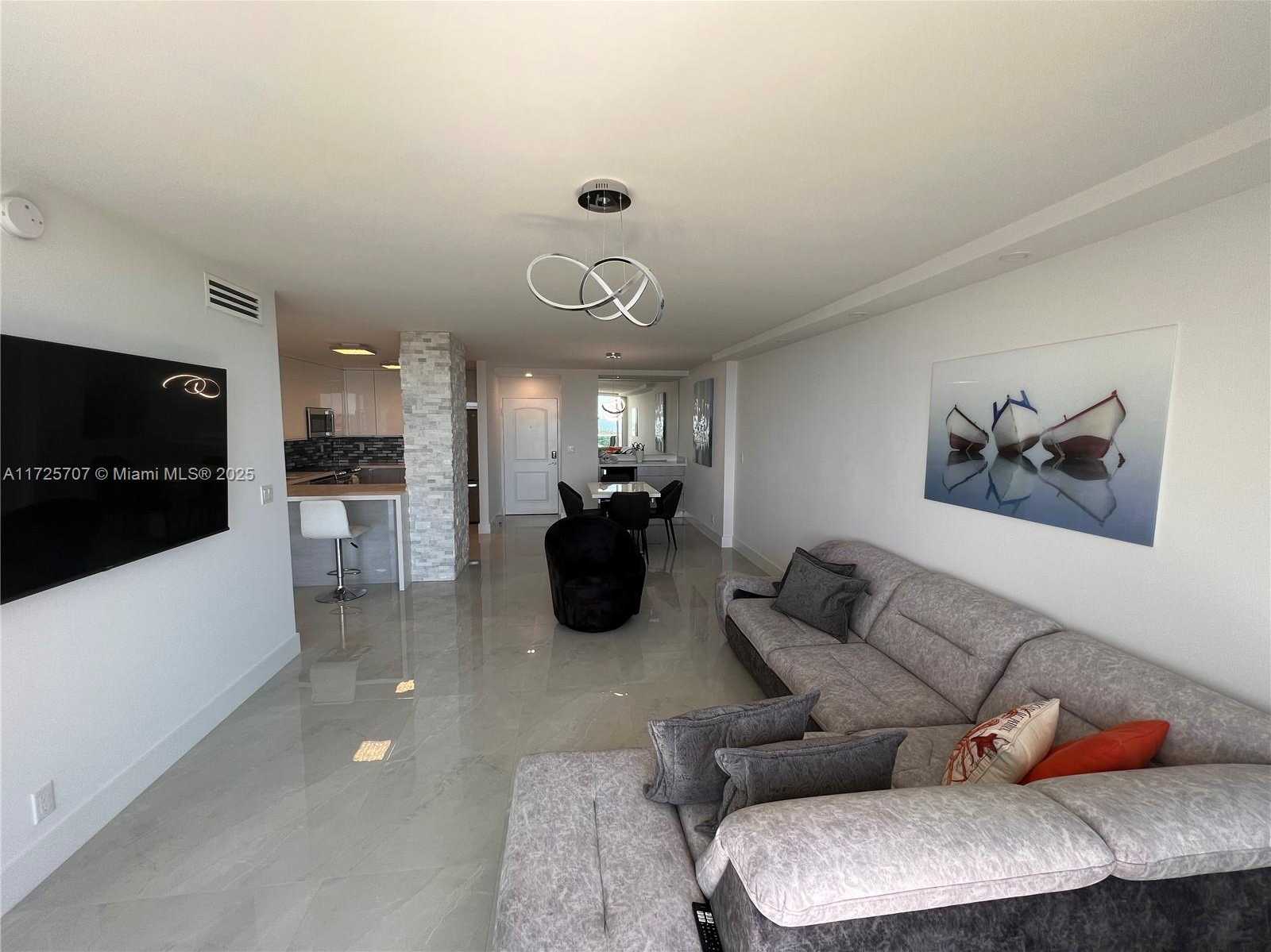 Small Image of 100 BAYVIEW DR #1524, Sunny Isles Beach Number 6