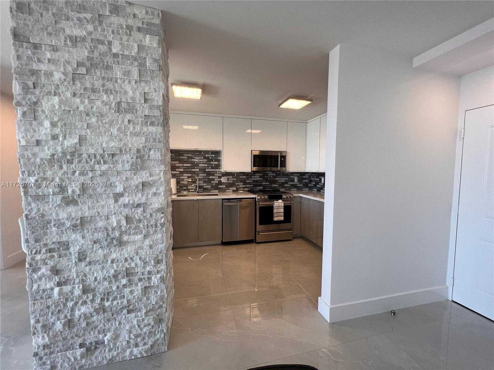 Small Image of 100 BAYVIEW DR #1524, Sunny Isles Beach Number 7