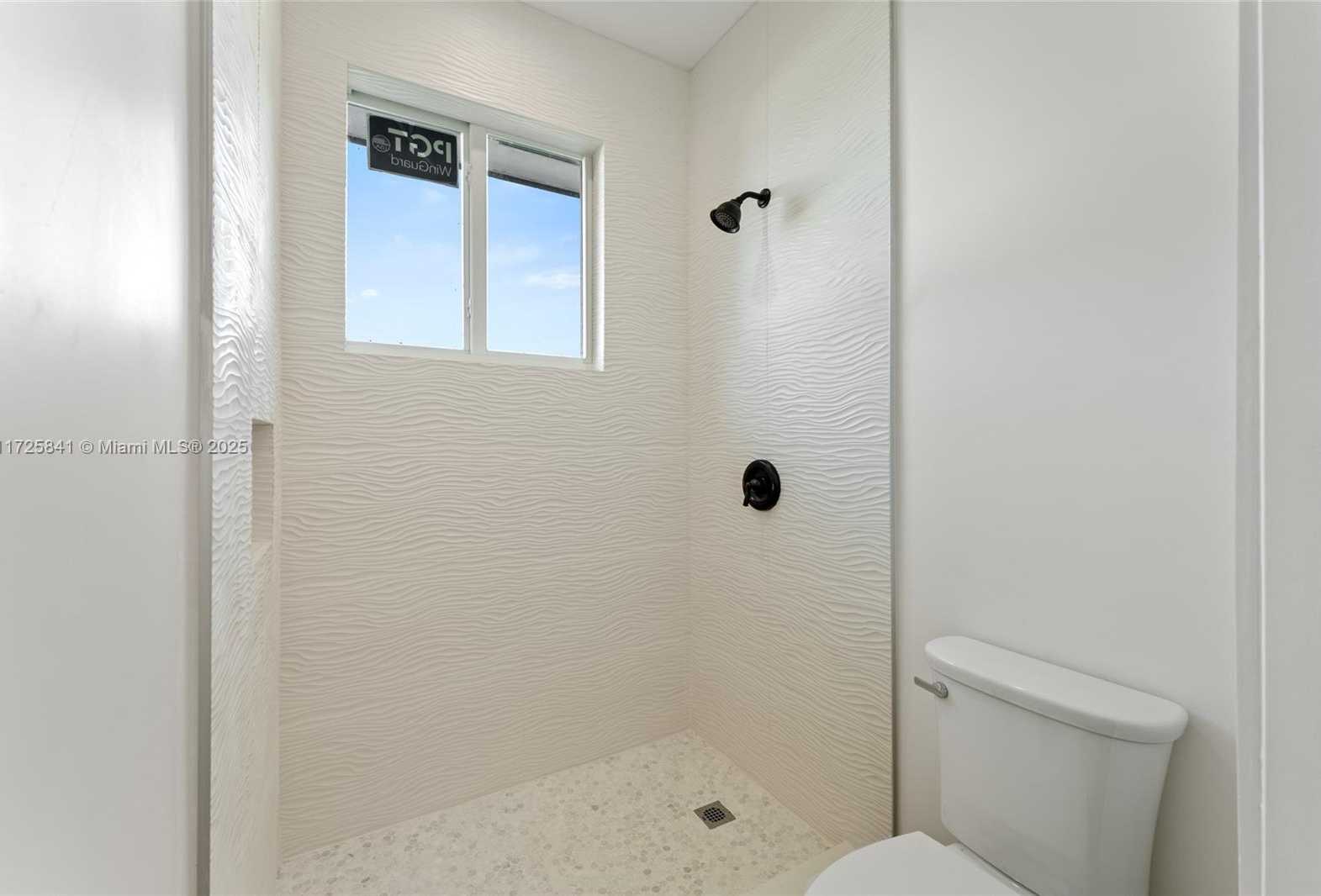 Small Image of 18071 SOUTH WEST 176 ST, Miami Number 12
