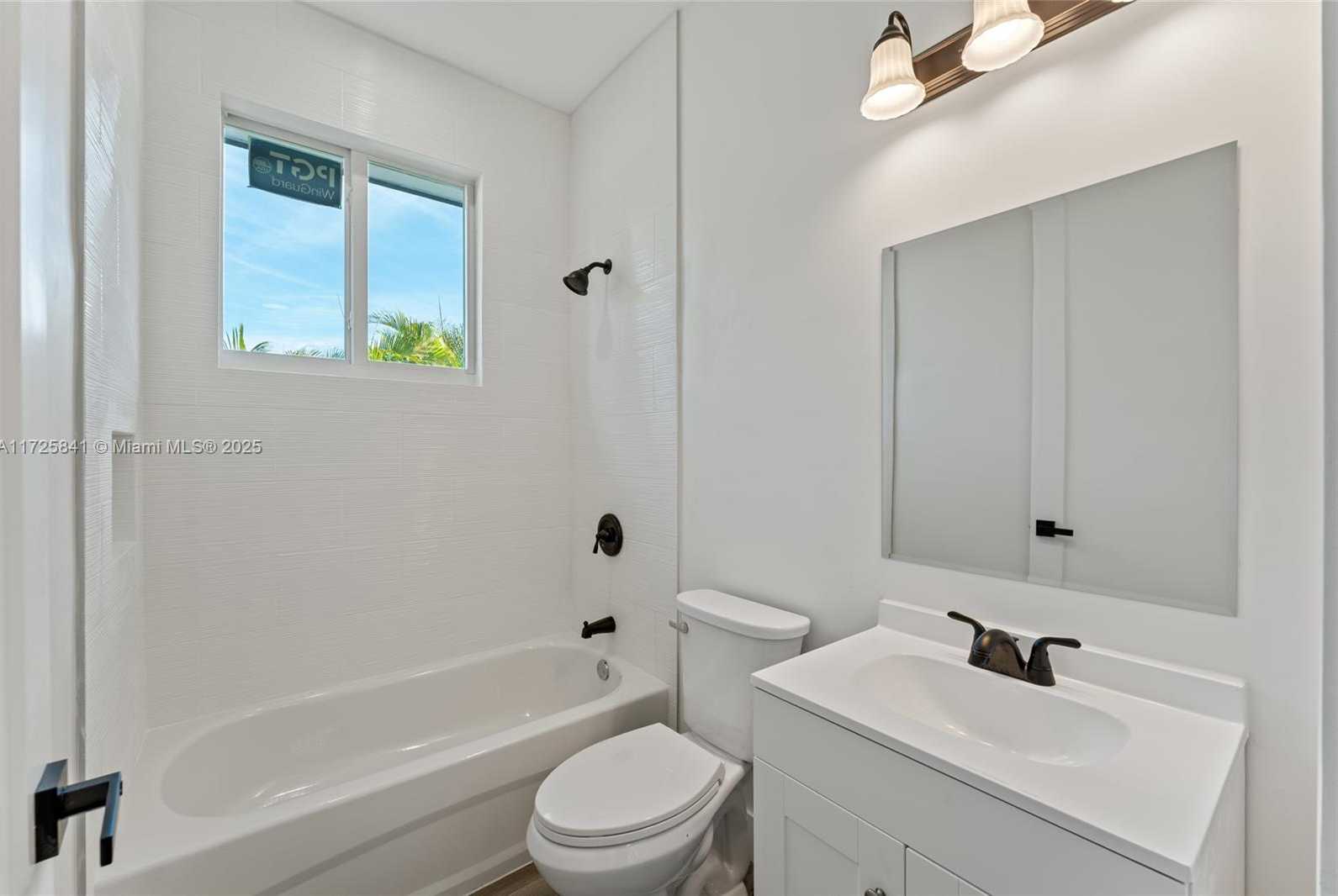 Small Image of 18071 SOUTH WEST 176 ST, Miami Number 16