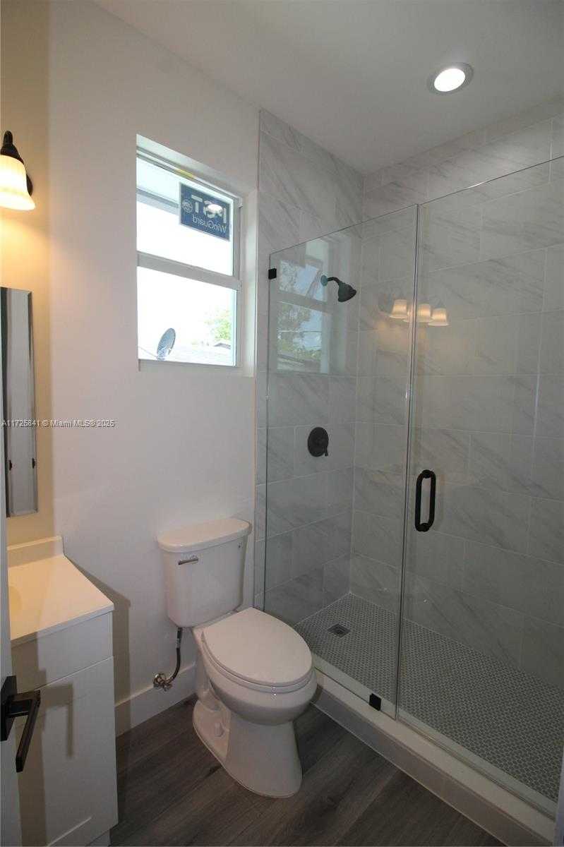 Small Image of 18071 SOUTH WEST 176 ST, Miami Number 20