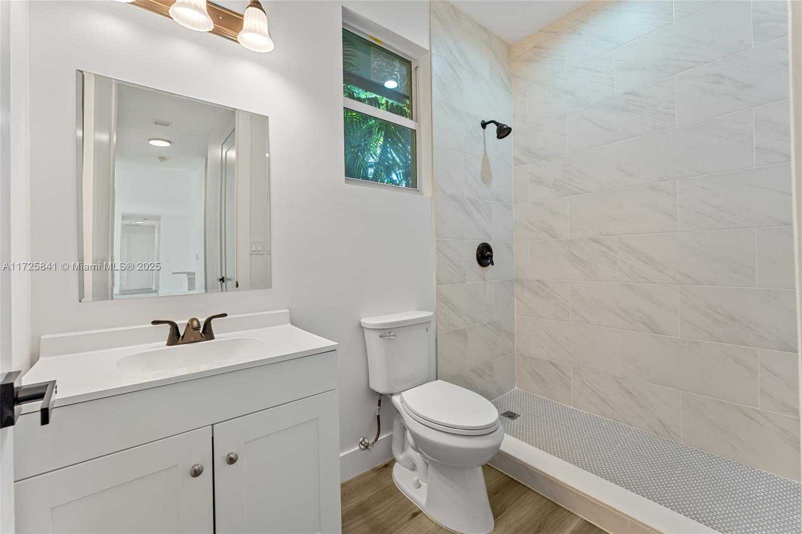Small Image of 18071 SOUTH WEST 176 ST, Miami Number 21