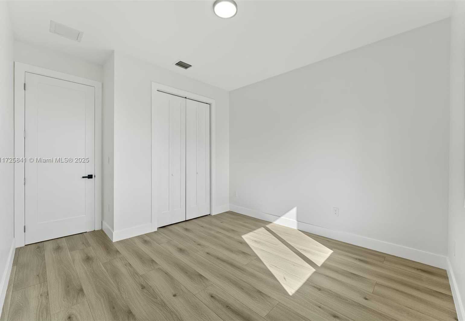 Small Image of 18071 SOUTH WEST 176 ST, Miami Number 22