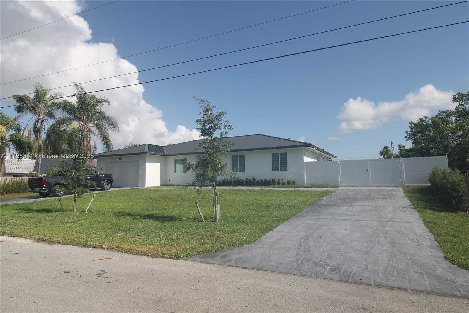 Small Image of 18071 SOUTH WEST 176 ST, Miami Number 26