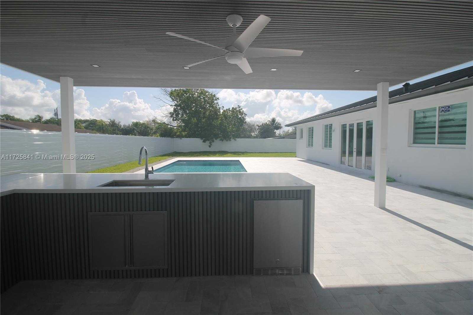 Small Image of 18071 SOUTH WEST 176 ST, Miami Number 28
