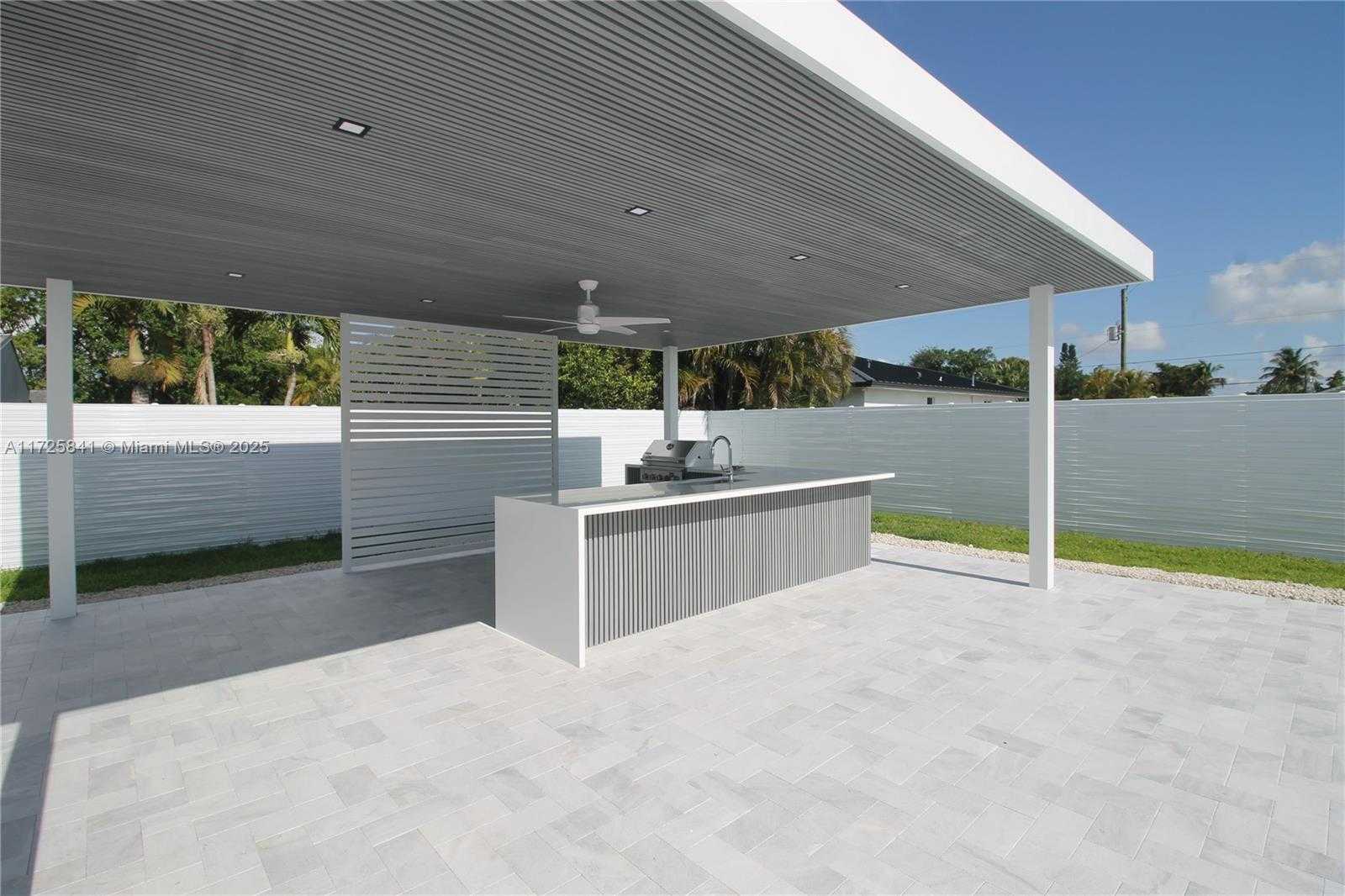 Small Image of 18071 SOUTH WEST 176 ST, Miami Number 32