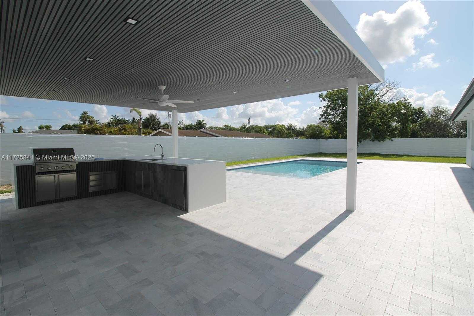 Small Image of 18071 SOUTH WEST 176 ST, Miami Number 33