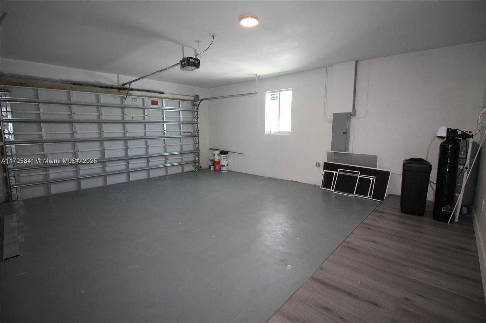 Small Image of 18071 SOUTH WEST 176 ST, Miami Number 44