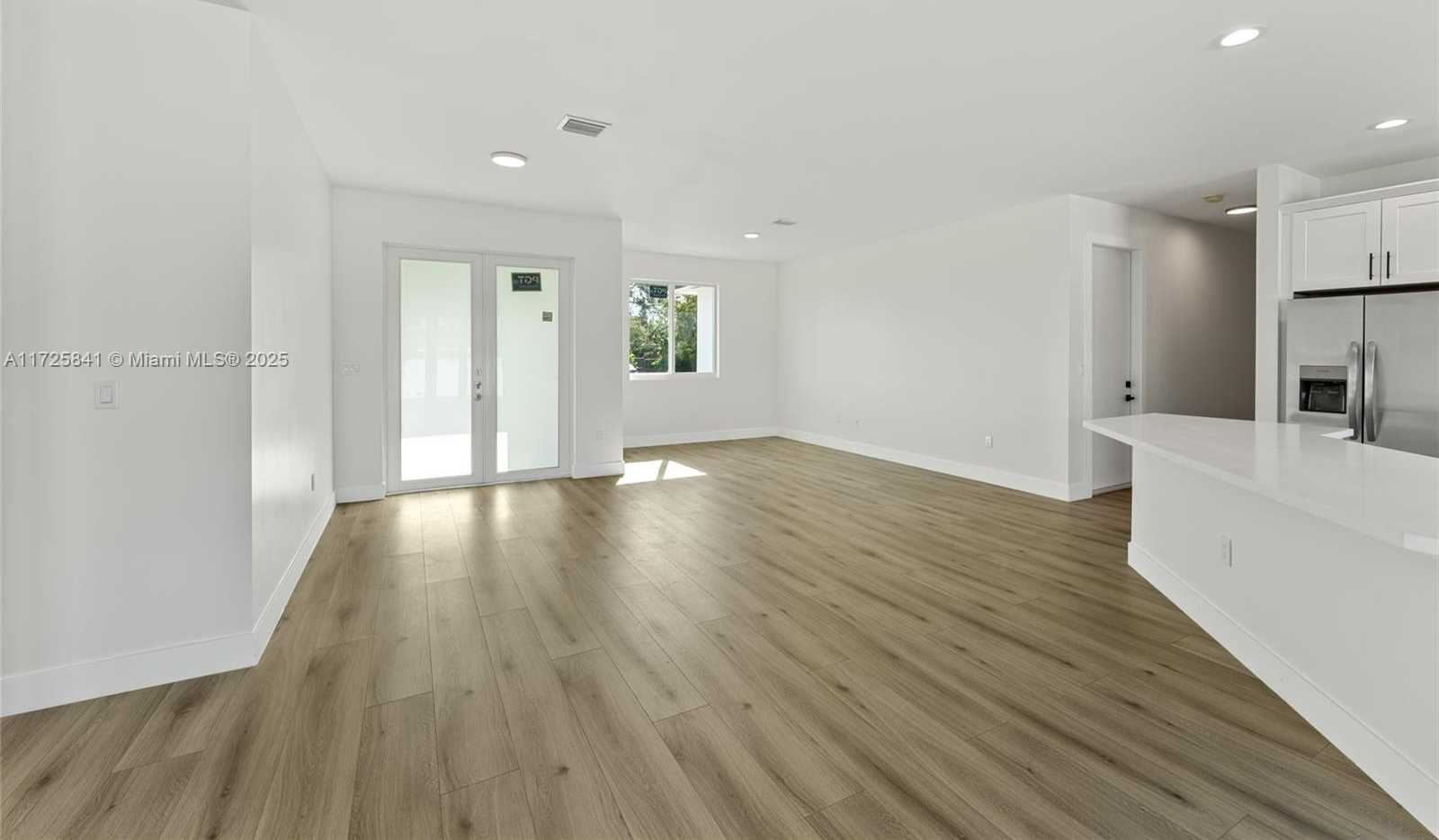 Small Image of 18071 SOUTH WEST 176 ST, Miami Number 6