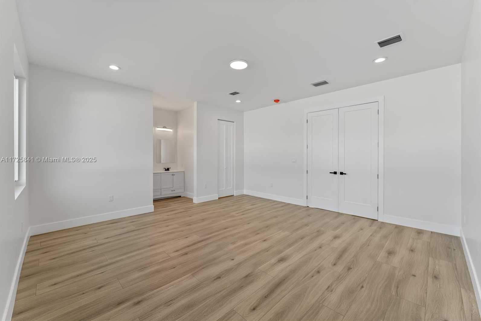 Small Image of 18071 SOUTH WEST 176 ST, Miami Number 9