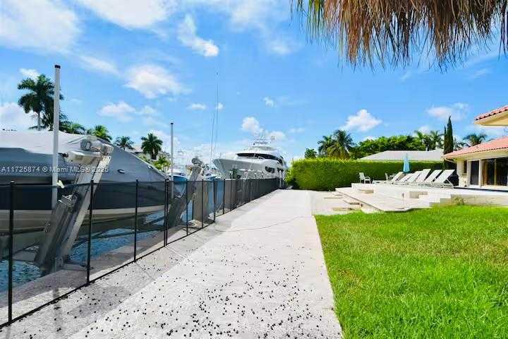 Small Image of 12 ISLA BAHIA DR, Fort Lauderdale Number 10