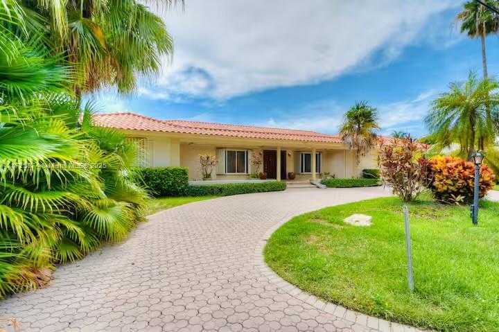 Small Image of 12 ISLA BAHIA DR, Fort Lauderdale Number 2