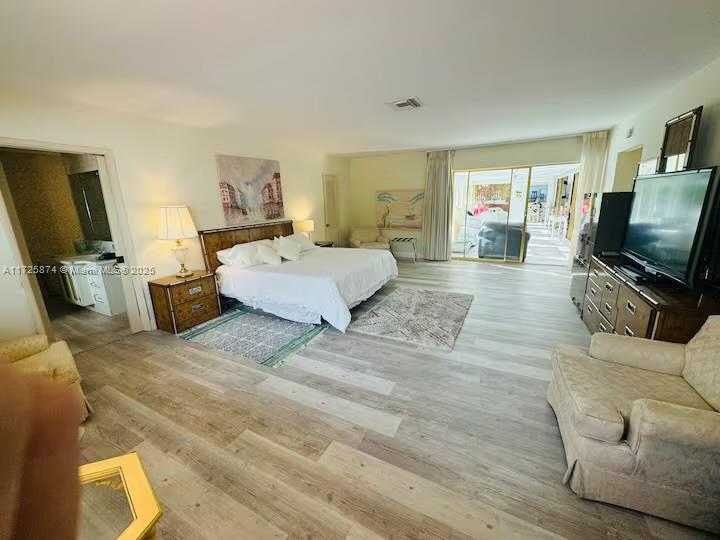 Small Image of 12 ISLA BAHIA DR, Fort Lauderdale Number 24