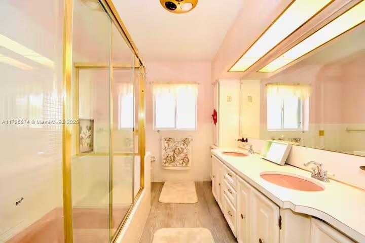 Small Image of 12 ISLA BAHIA DR, Fort Lauderdale Number 26