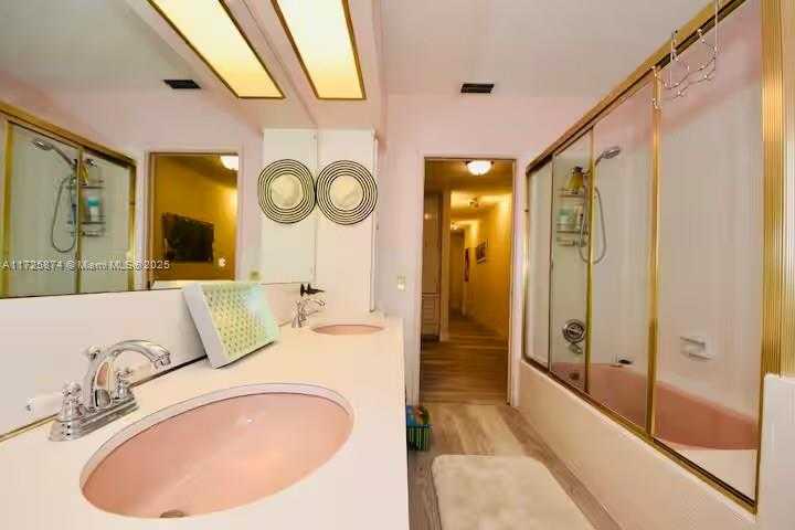 Small Image of 12 ISLA BAHIA DR, Fort Lauderdale Number 27