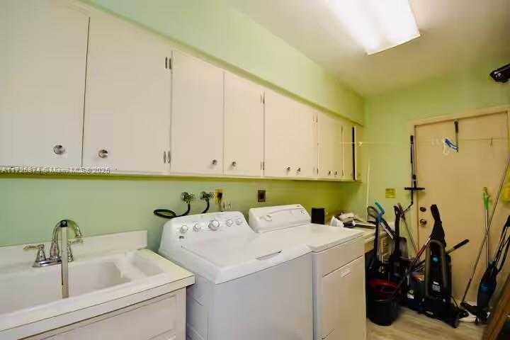 Small Image of 12 ISLA BAHIA DR, Fort Lauderdale Number 39