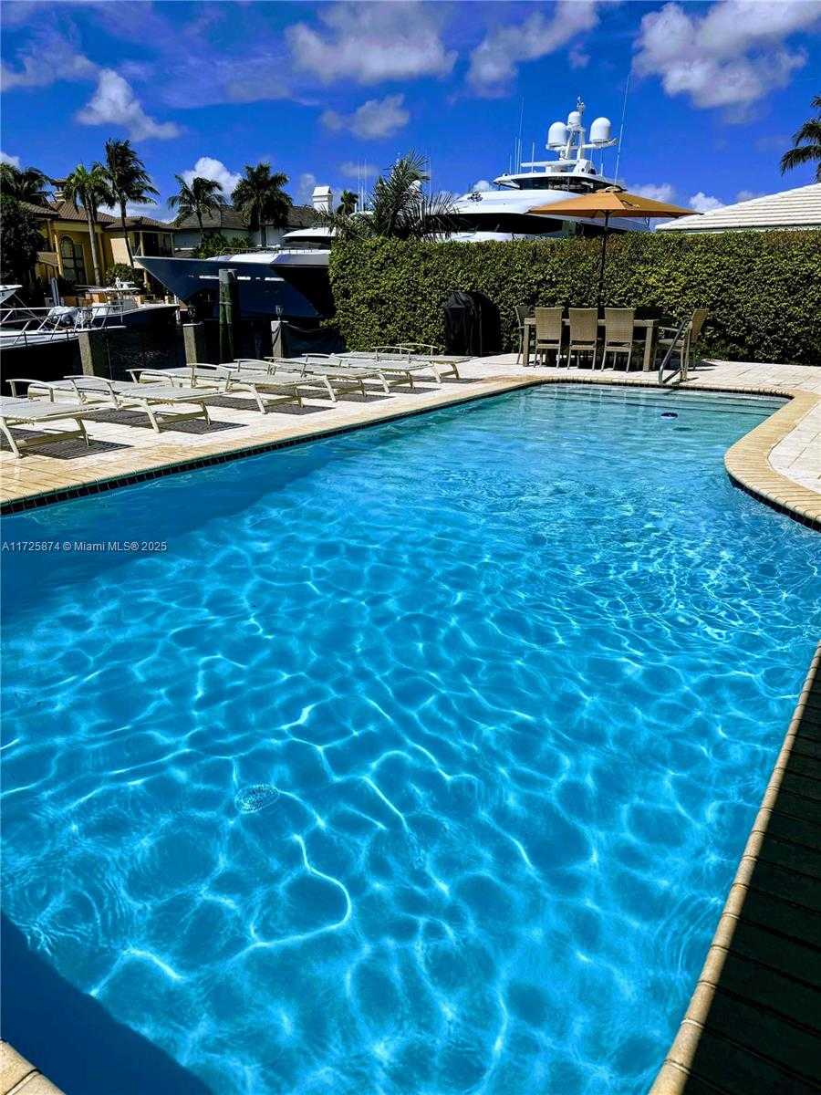 Small Image of 12 ISLA BAHIA DR, Fort Lauderdale Number 4