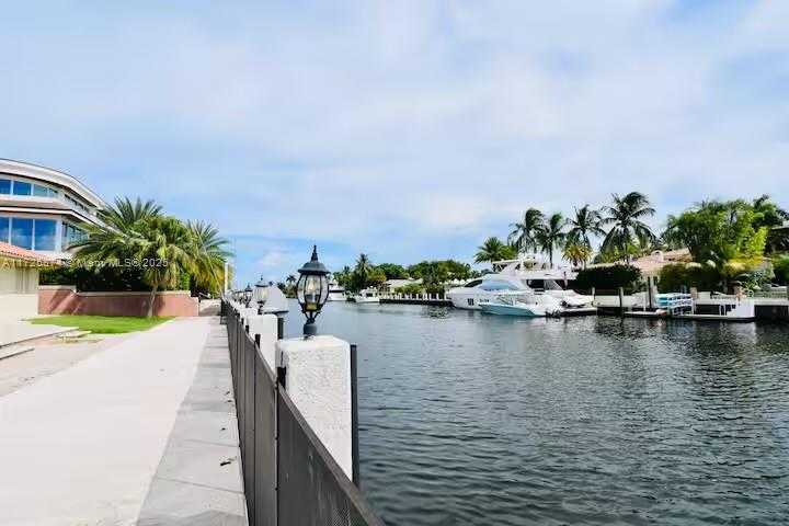 Small Image of 12 ISLA BAHIA DR, Fort Lauderdale Number 41