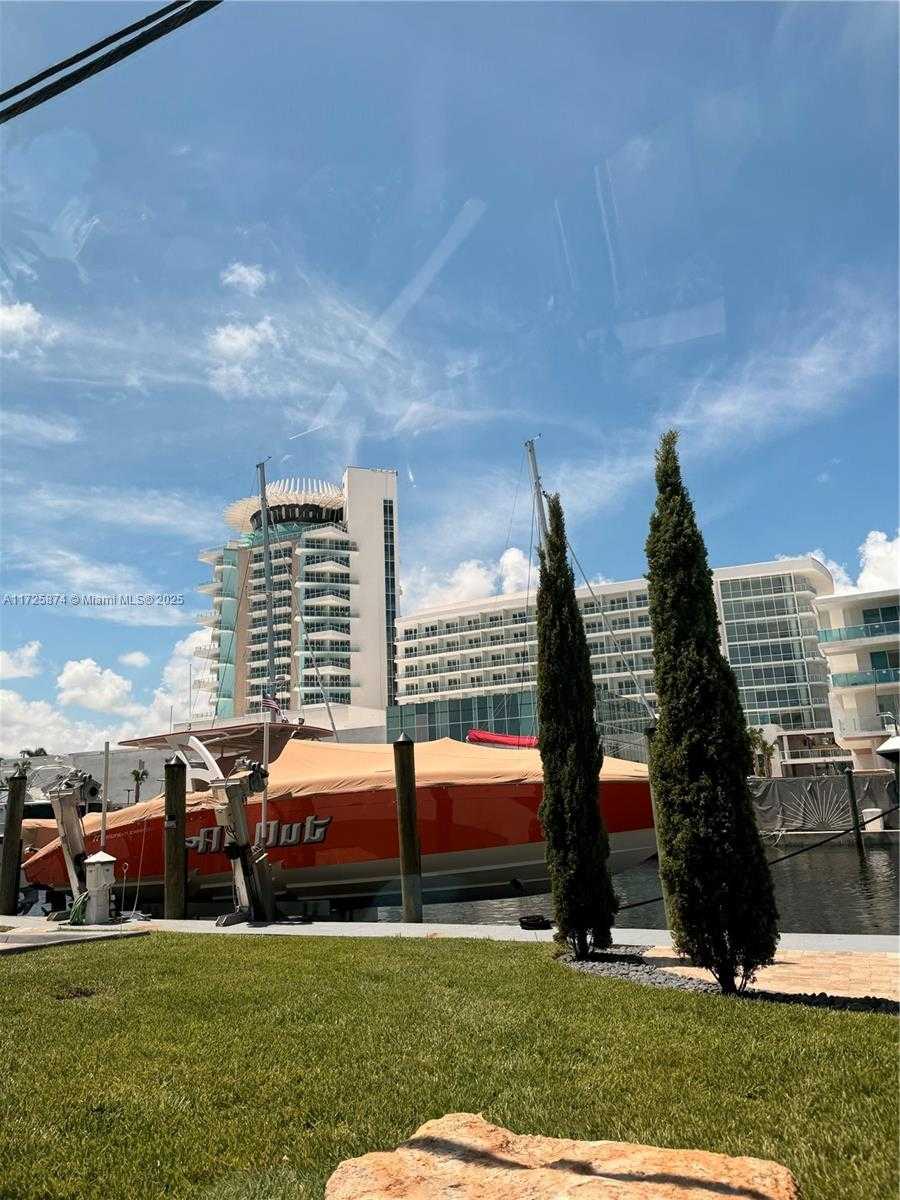 Small Image of 12 ISLA BAHIA DR, Fort Lauderdale Number 43