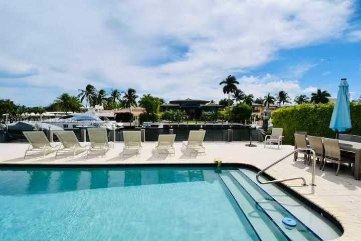 Small Image of 12 ISLA BAHIA DR, Fort Lauderdale Number 5