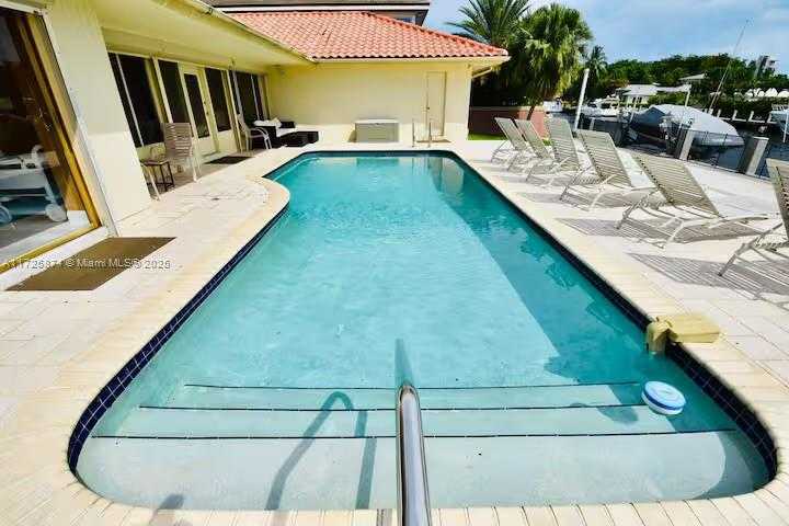 Small Image of 12 ISLA BAHIA DR, Fort Lauderdale Number 6