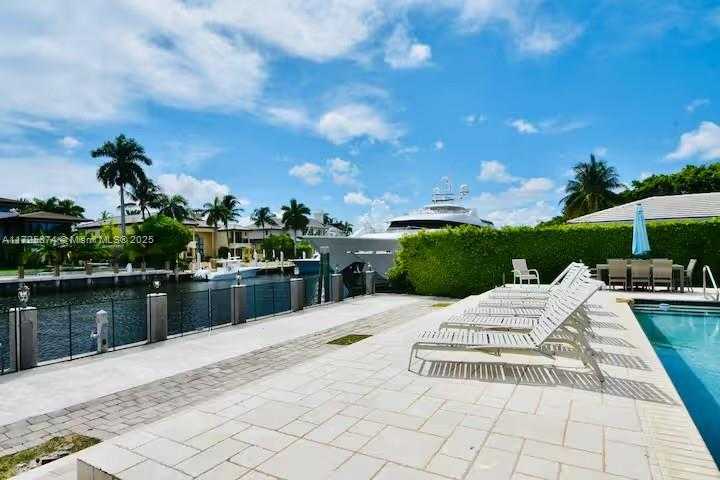 Small Image of 12 ISLA BAHIA DR, Fort Lauderdale Number 9