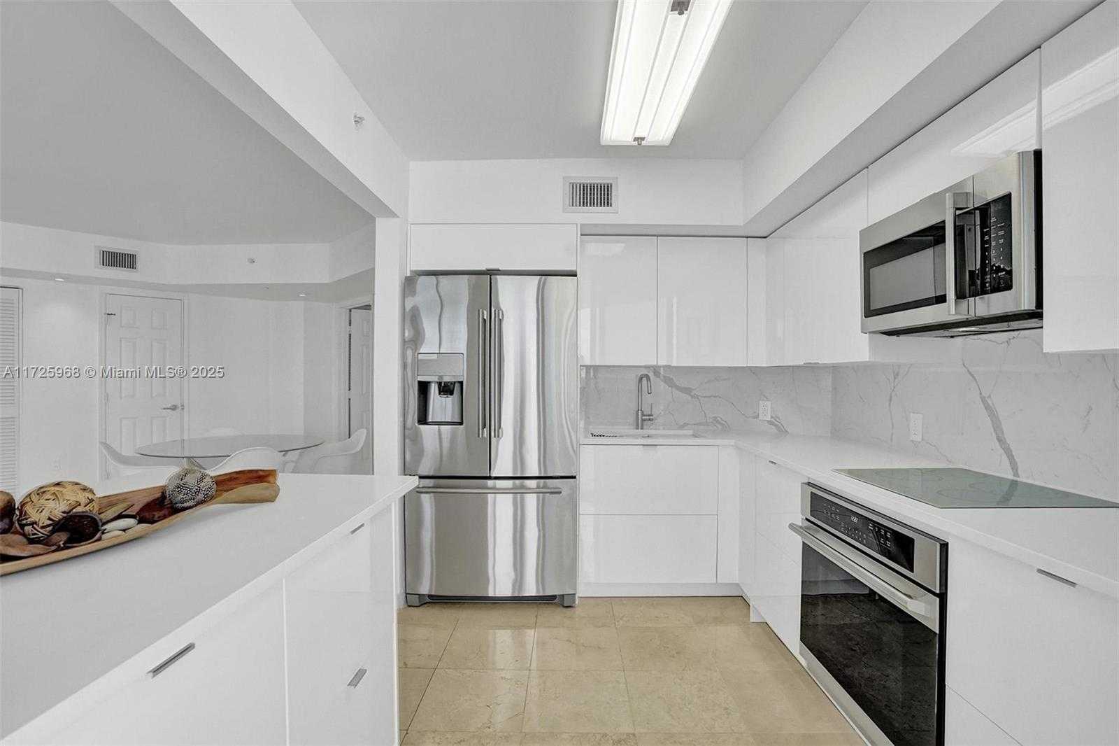 Small Image of 6301 COLLINS AVE #2308, Miami Beach Number 18