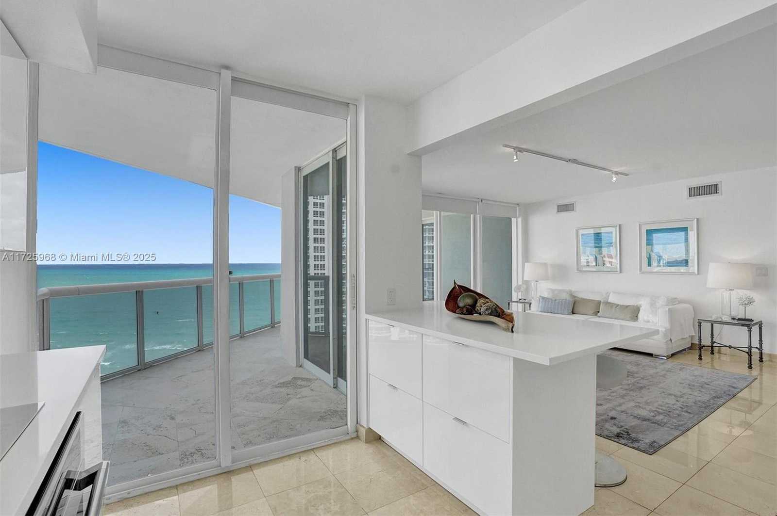 Small Image of 6301 COLLINS AVE #2308, Miami Beach Number 22
