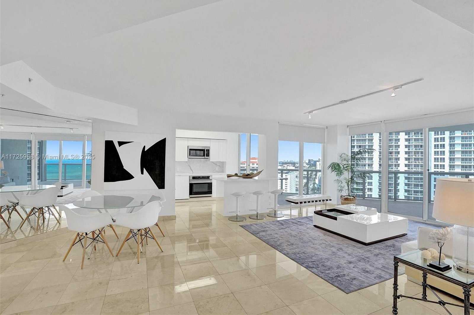 Small Image of 6301 COLLINS AVE #2308, Miami Beach Number 3
