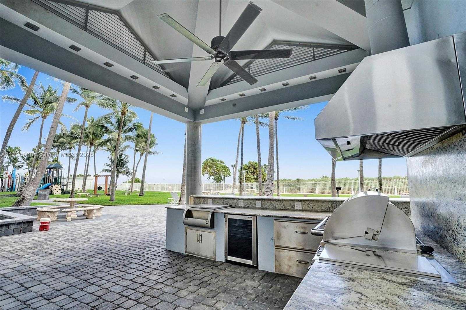 Small Image of 6301 COLLINS AVE #2308, Miami Beach Number 64