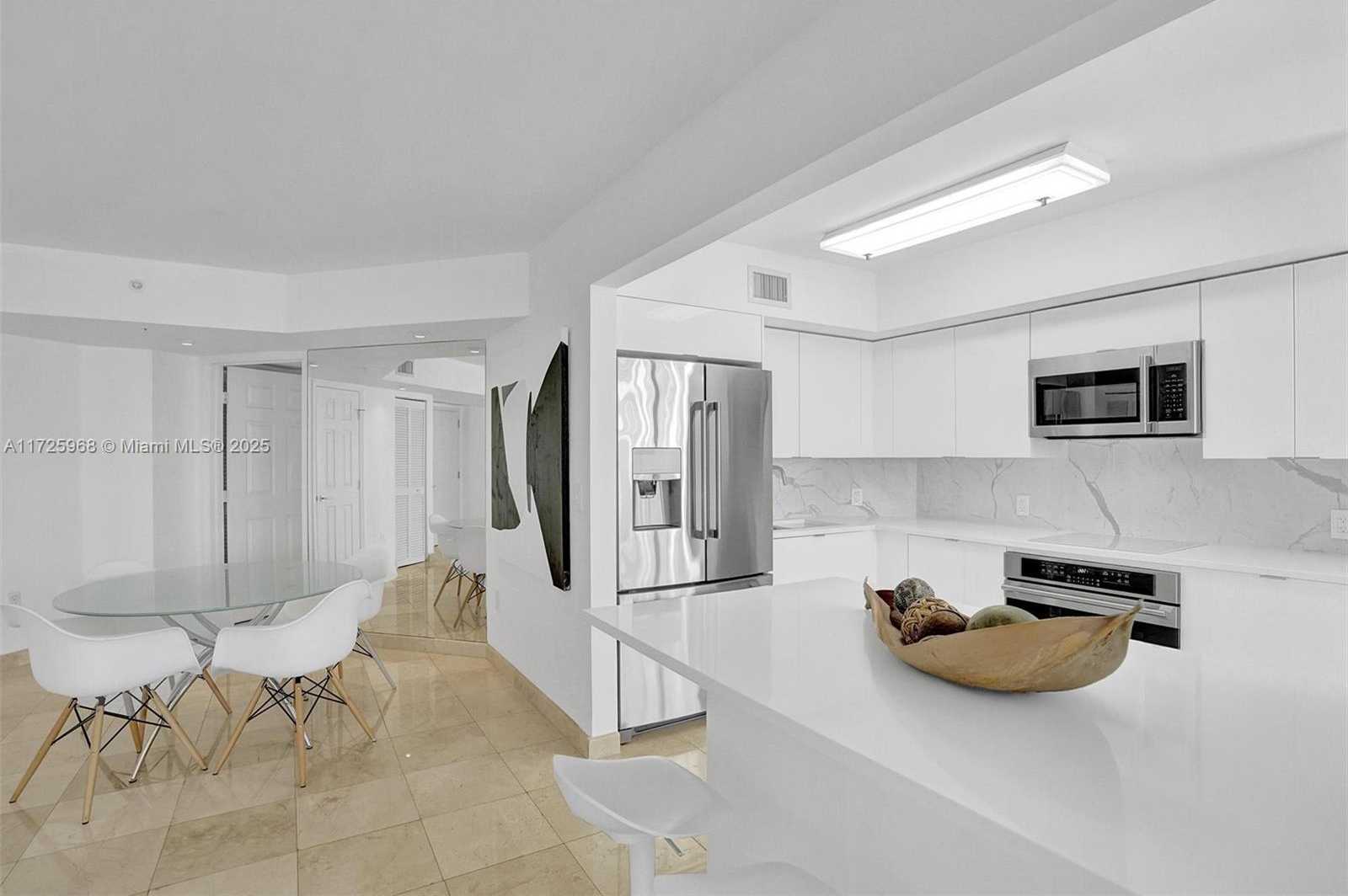 Small Image of 6301 COLLINS AVE #2308, Miami Beach Number 8