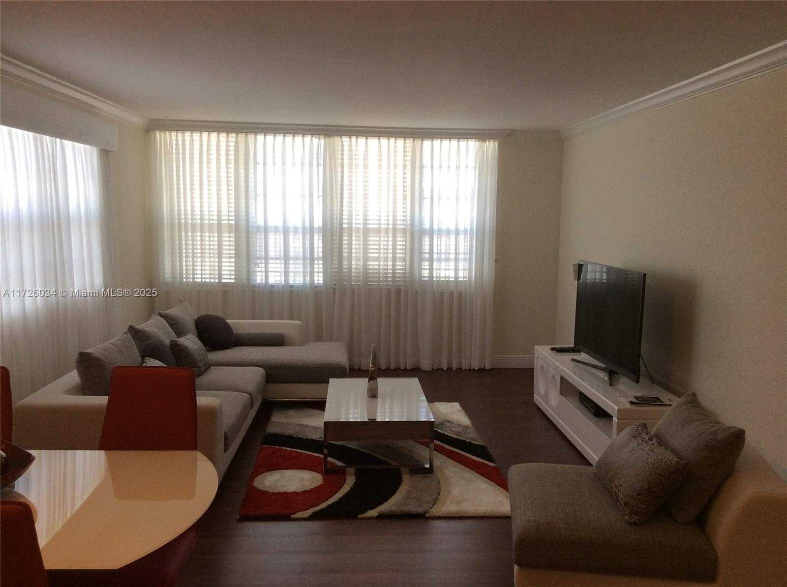 Small Image of 100 #1214B, Miami Beach Number 2