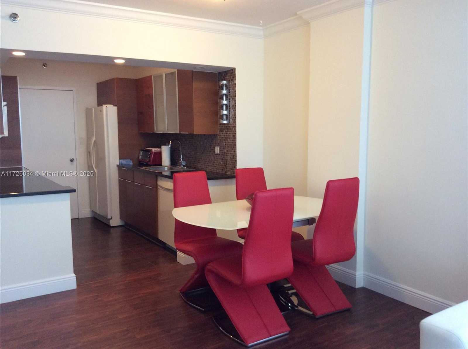 Small Image of 100 #1214B, Miami Beach Number 6
