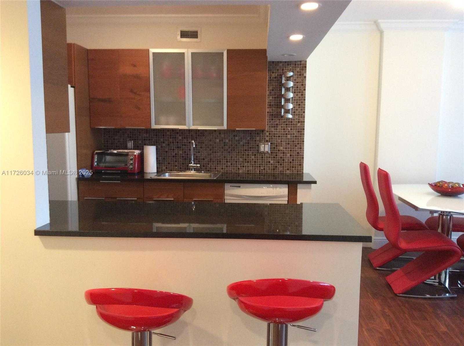 Small Image of 100 #1214B, Miami Beach Number 9