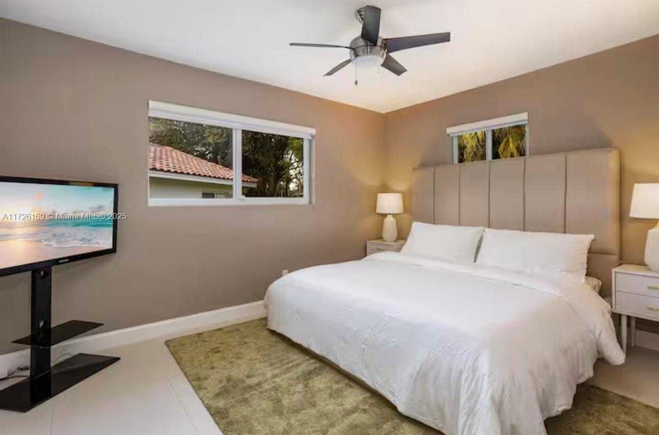 Small Image of 1019 NORTH EAST 115TH ST #1019, Biscayne Park Number 11