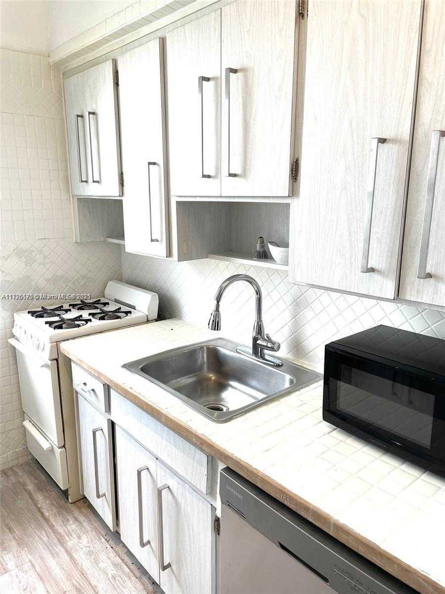 Small Image of 821 JEFFERSON AVE #4, Miami Beach Number 5